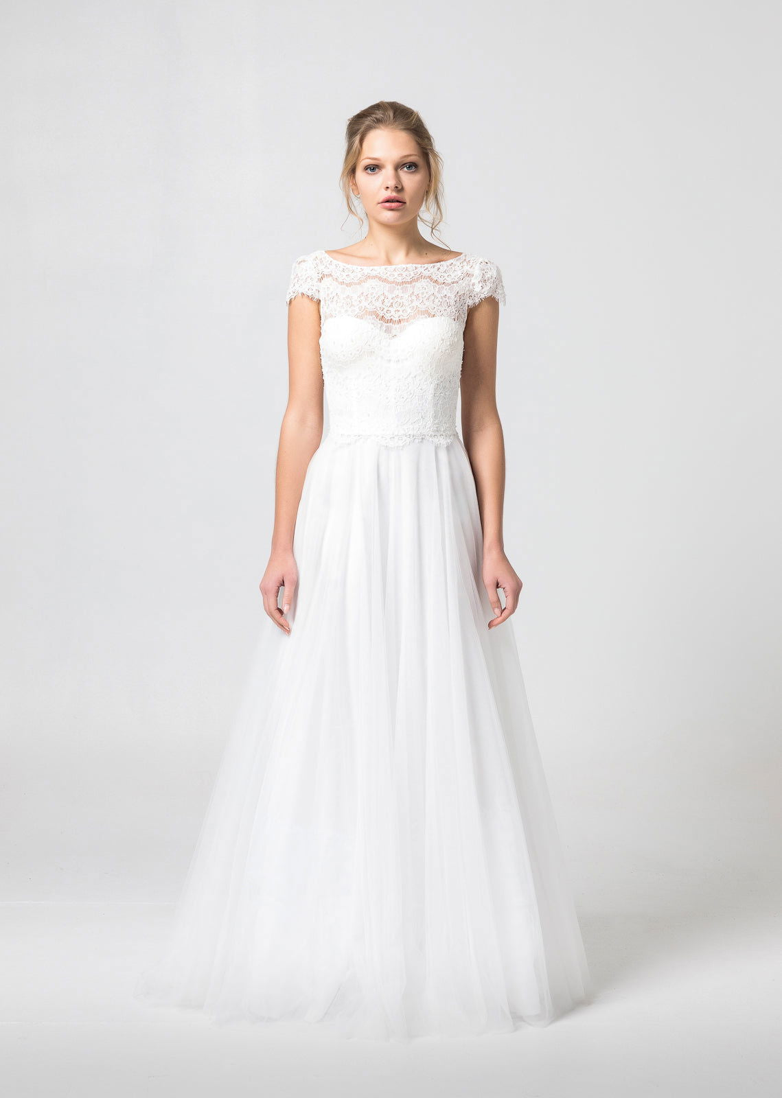 Dione Romantic Wedding Gown - Joycard Concept Store