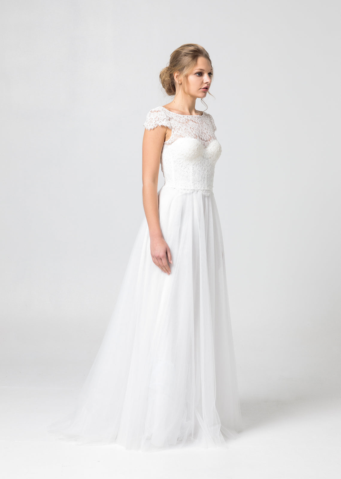 Dione Romantic Wedding Gown - Joycard Concept Store